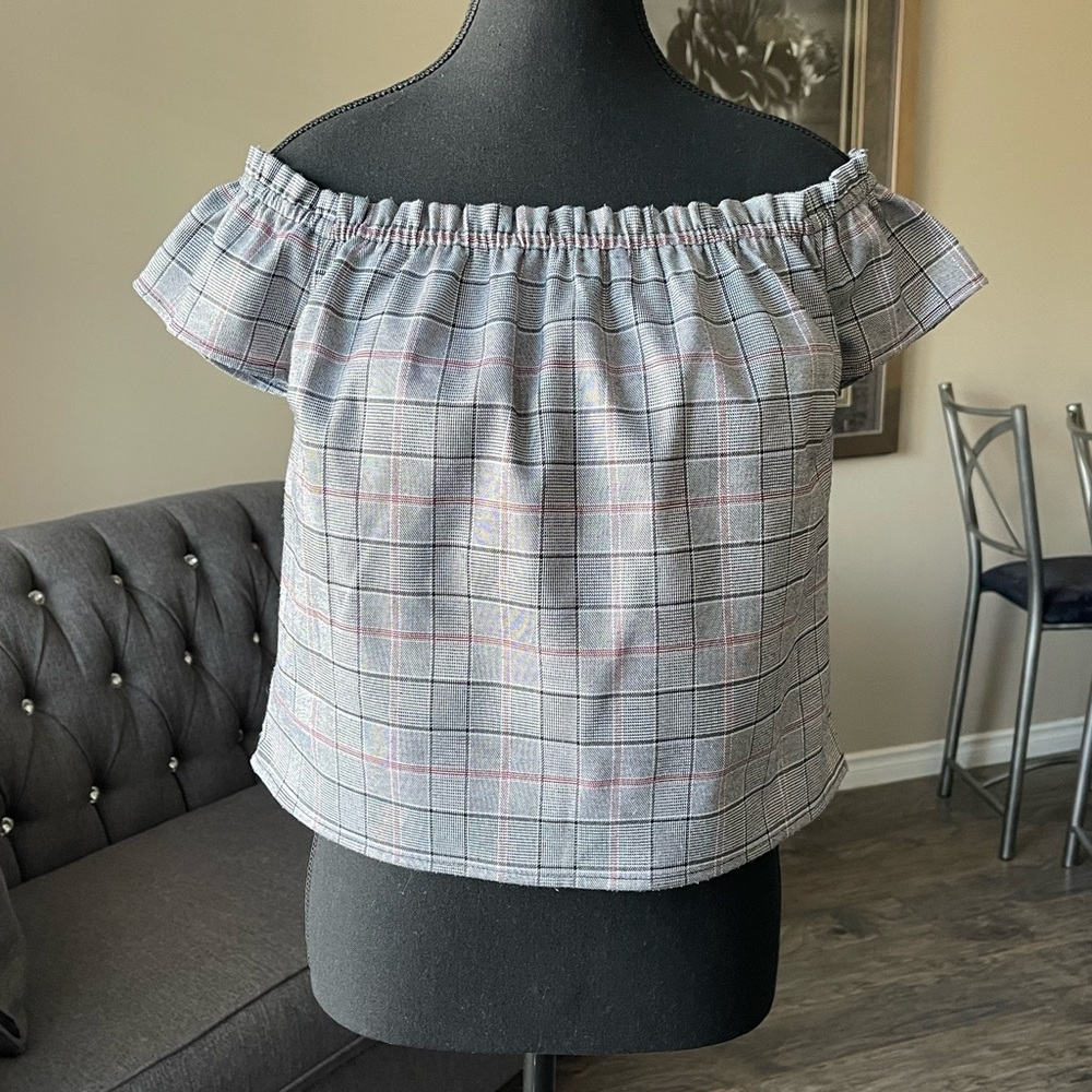 Guess Off the Shoulder Top
